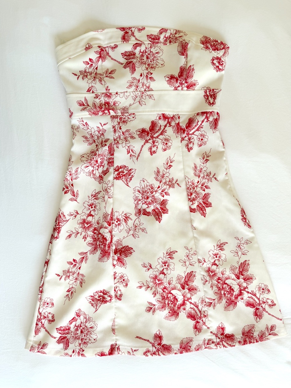 B. Smart Strapless Dress in Red Floral Toile